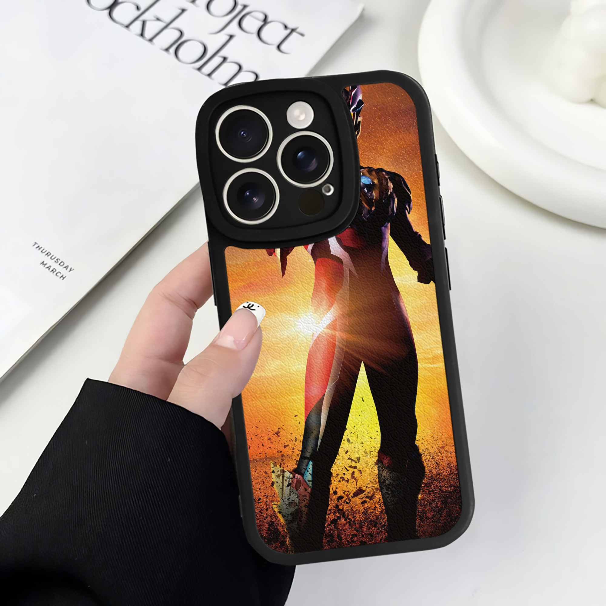 （画像用） ウルトラマン Ultraman 【iPhone 16シリーズ対応】シリコンスマホケース（レザー調） 材質：シリコン